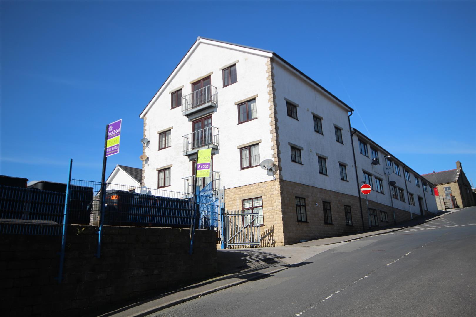2 bedroom apartment For Sale in Colne - IMG_9482.JPG